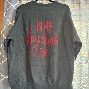 Gray Sweatshirt with Red 'Dog Mom' Print